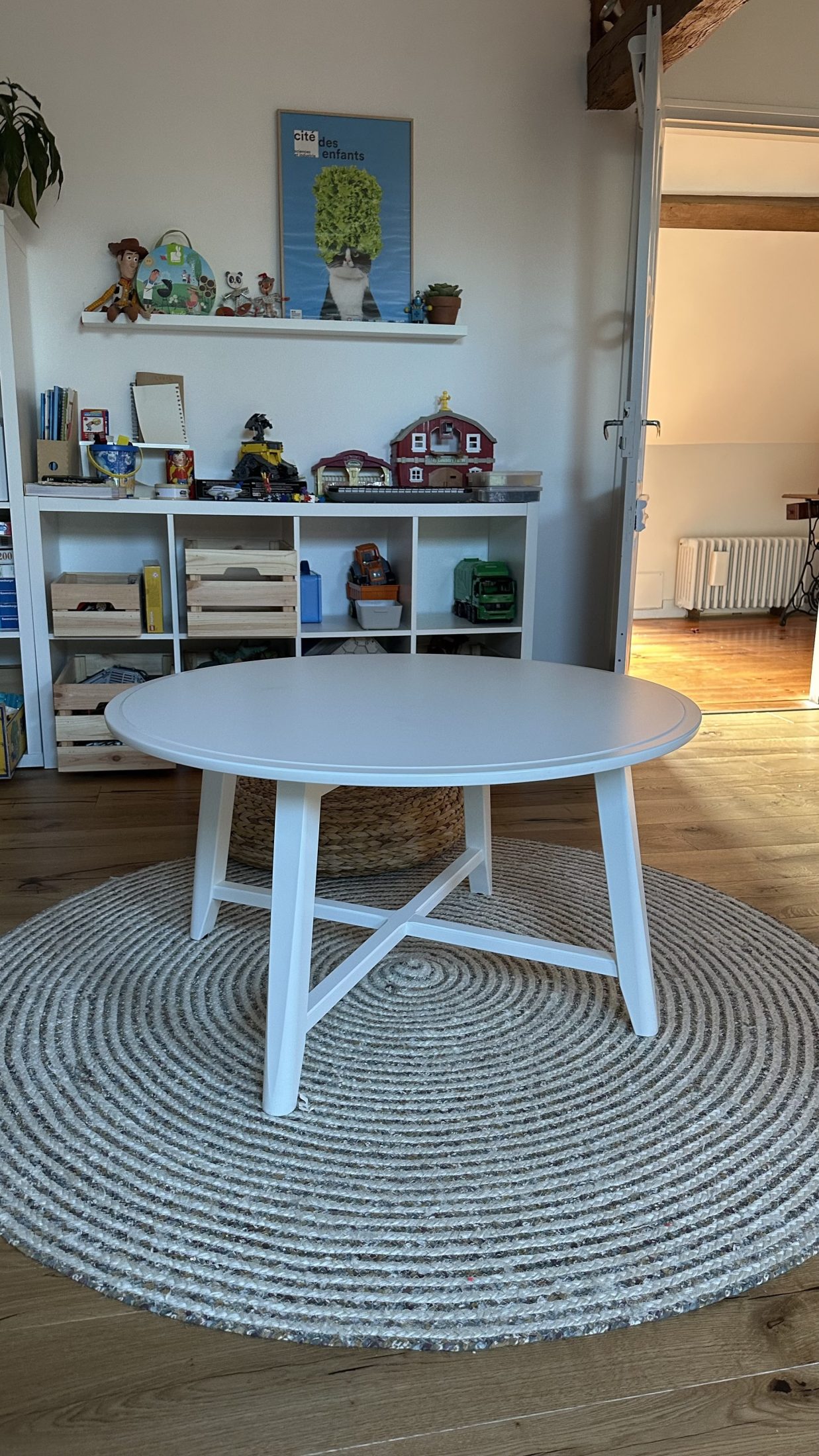 Table basse ronde blanche neuve Ikea KRAGSTA