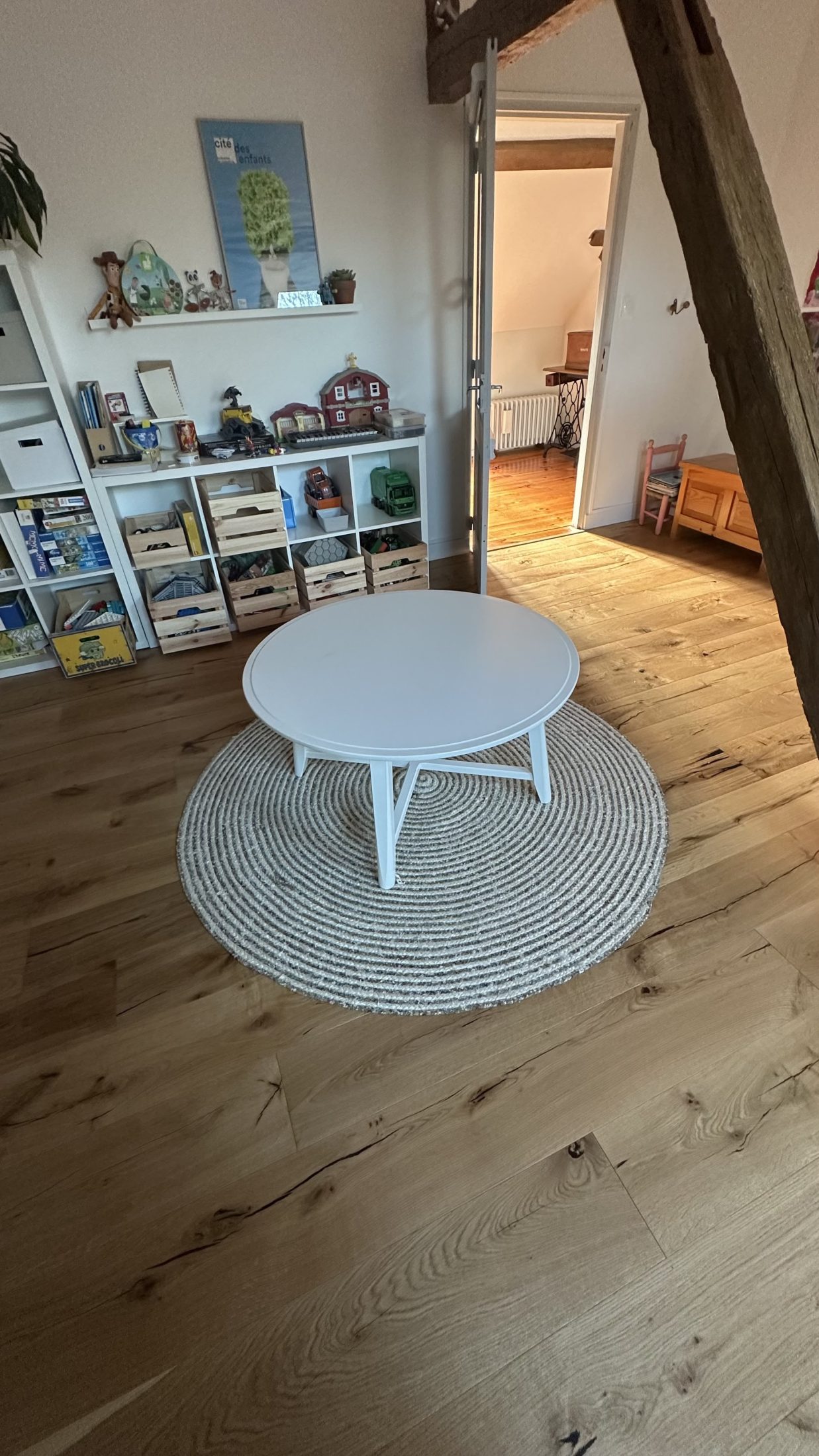 Table basse ronde blanche neuve Ikea KRAGSTA
