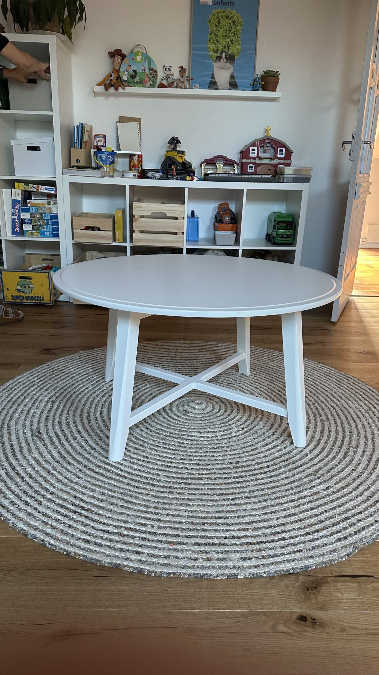 Table basse ronde blanche neuve Ikea KRAGSTA